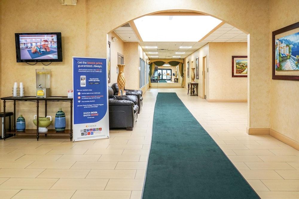 Quality Inn & Suites Coldwater Near I-69 Bagian luar foto