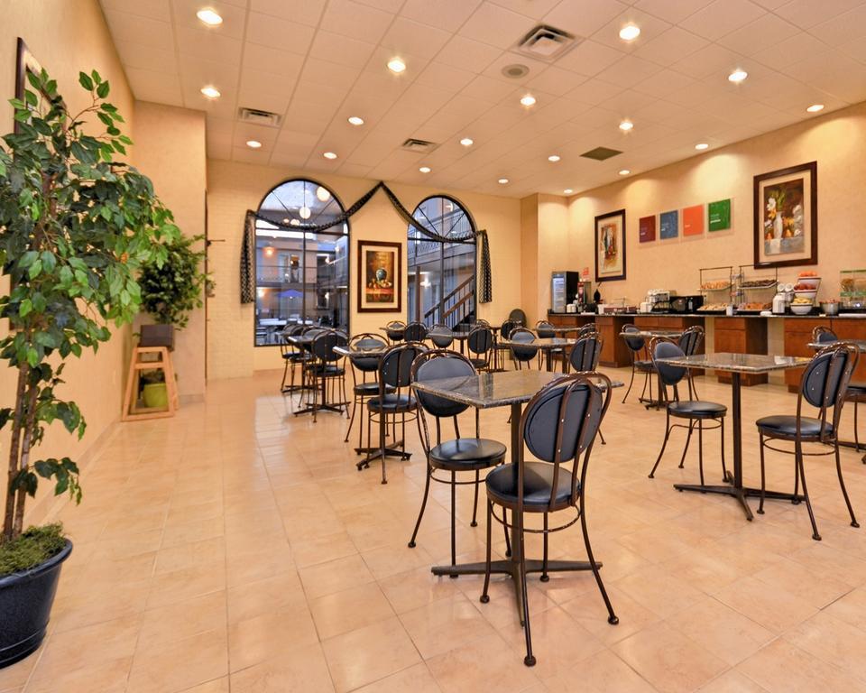 Quality Inn & Suites Coldwater Near I-69 Bagian luar foto