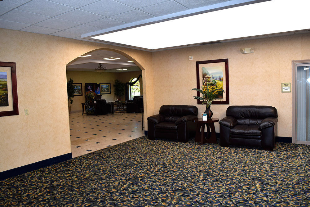 Quality Inn & Suites Coldwater Near I-69 Bagian luar foto